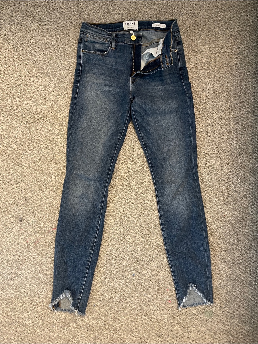 Frame le high skinny Denim Women's Skinny Jeans in Dark Blue with Frayed V-Hem